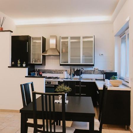 Pau Suite Home Fiumicino Eksteriør billede